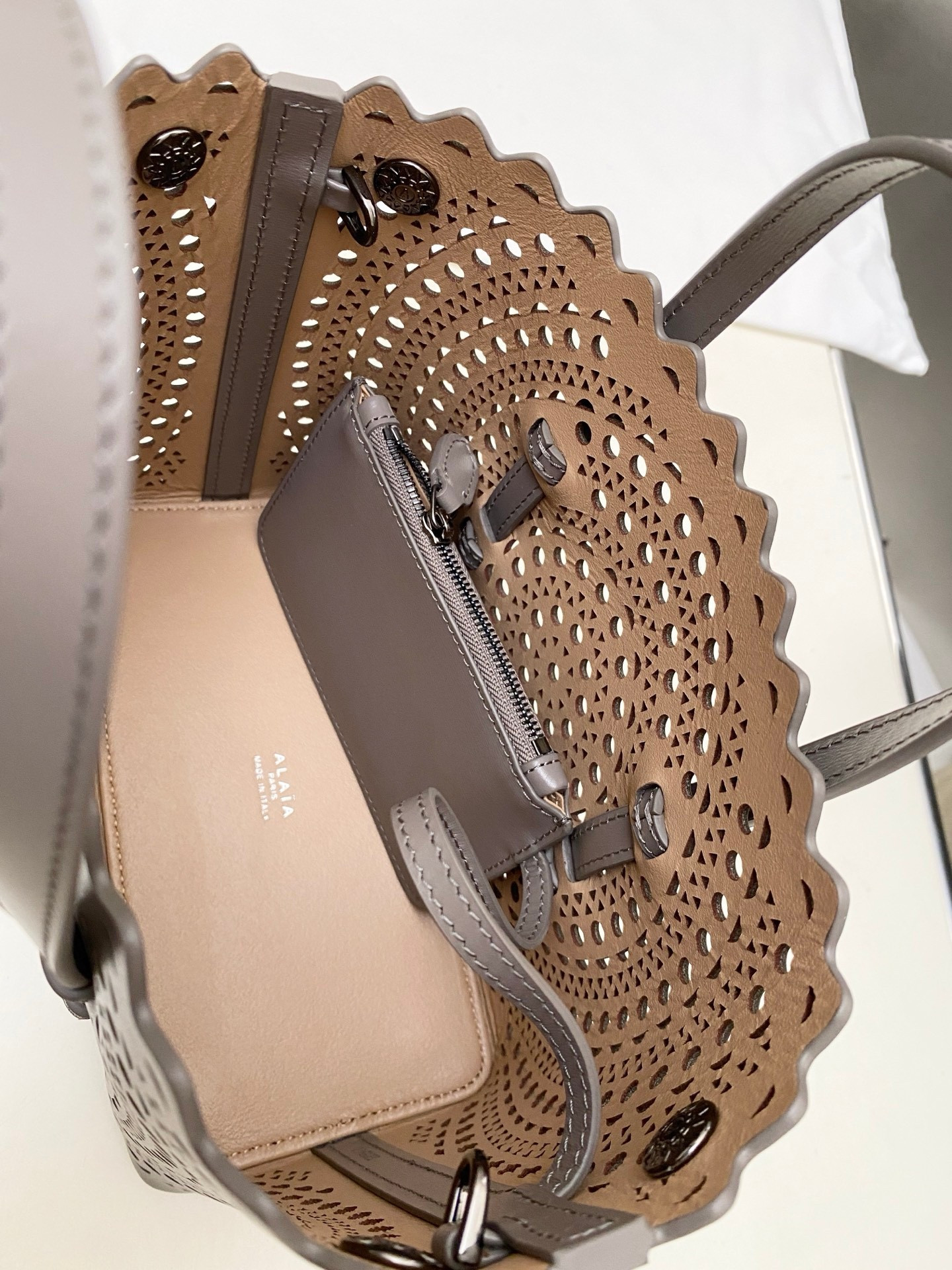 ALAÏA Mina 20 bag 20x17x10cm