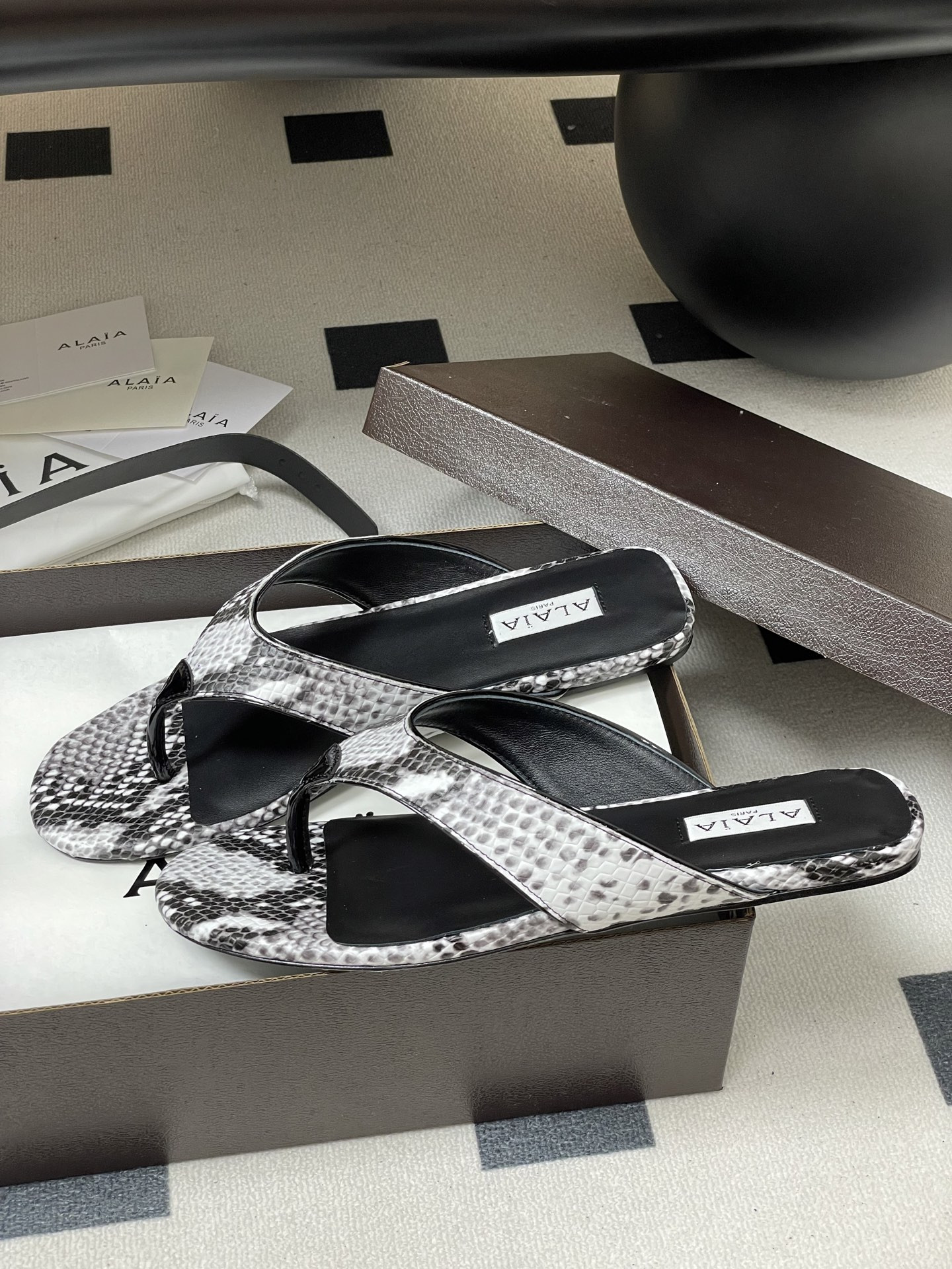 UA Alaia Triangle Flat Slides(Customized Size 7-10 days production time)