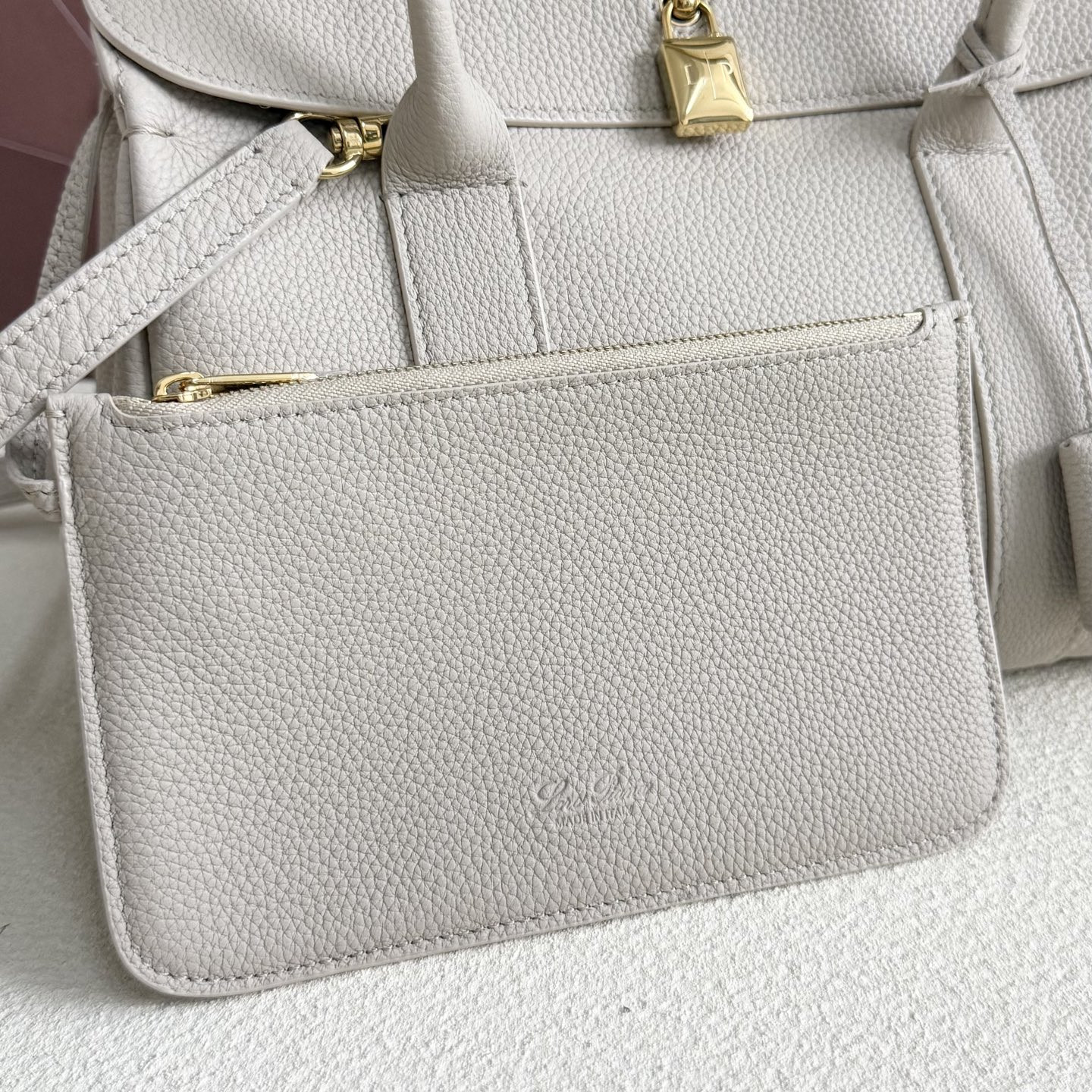 L**o p*ana loom l25 calfskin 25x18x12.5cm