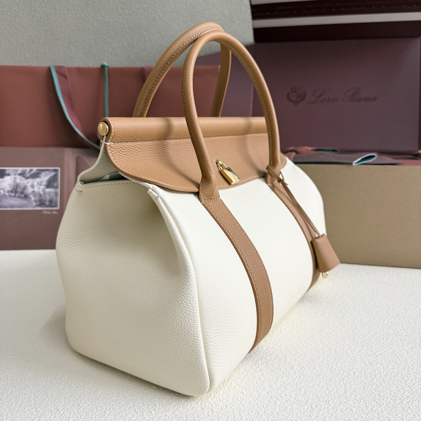 L**o p*ana loom l32 calfskin 33x23x18cm