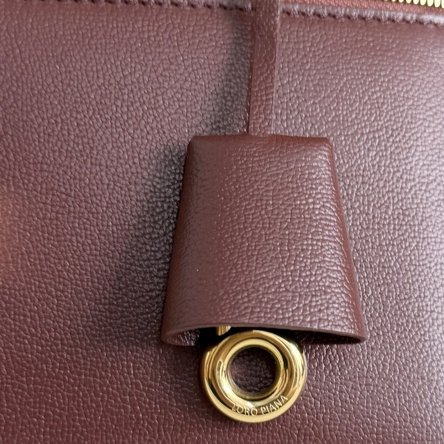 L**o p*ana extra pocket l27 calfskin 16x27x10cm