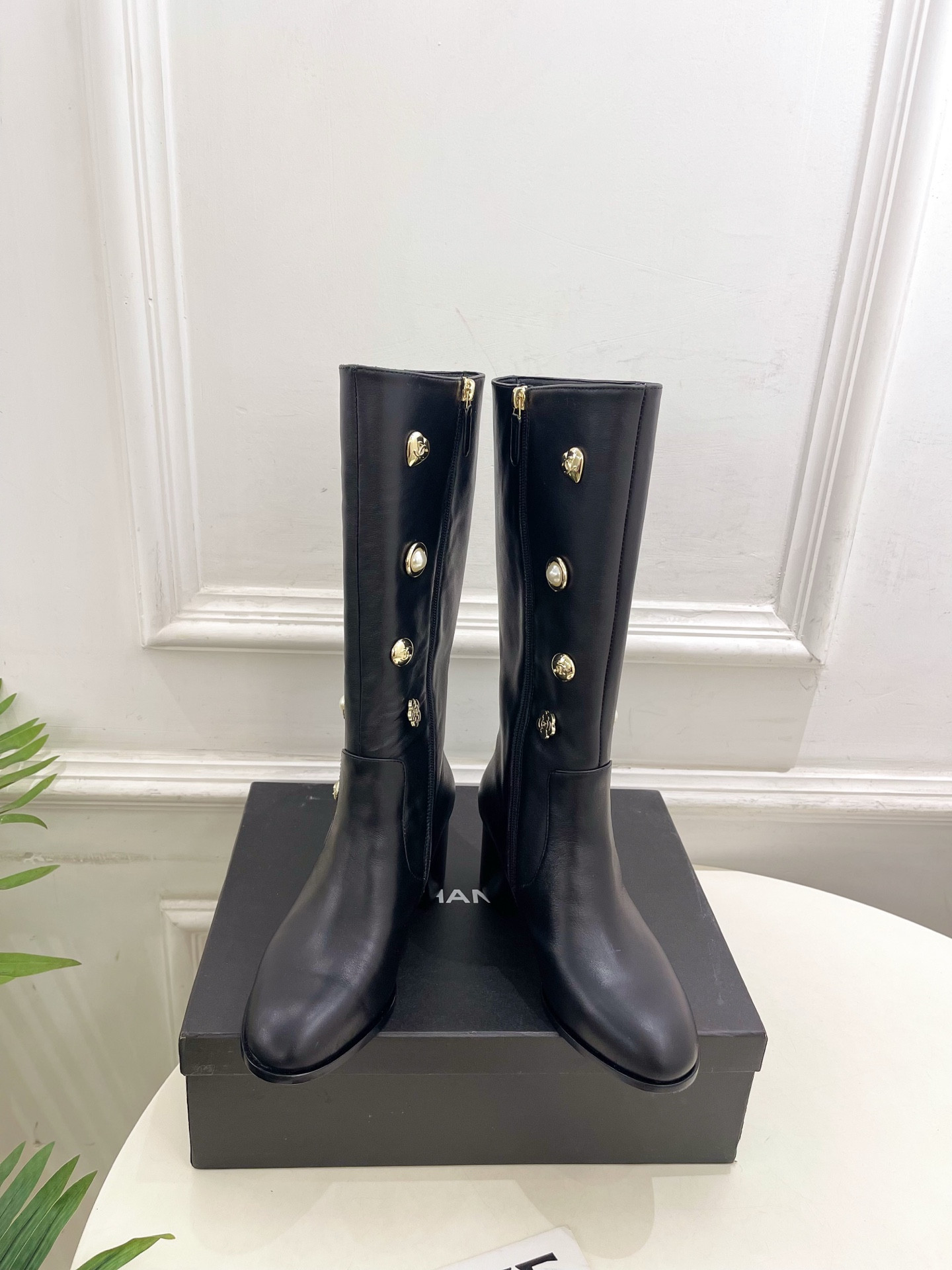 ua Ch*el boots 6cm heel